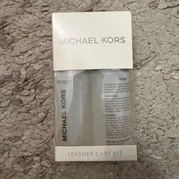 Michael Kors Backpack Purse VGUC - Picture 7 of 7